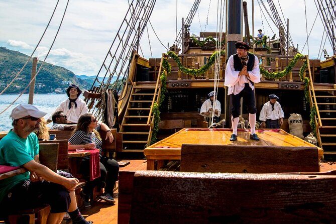 Dubrovnik Panoramic Cruise on a Wooden Galleon with a Live Show - Drinks included: sparkling wine for adults, juice for kids