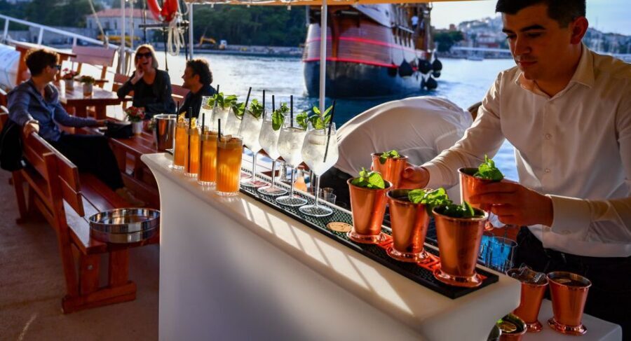 Dubrovnik: Panoramic Sunset Cocktail Cruise Around Old Town - Who this cruise suits best in Dubrovnik