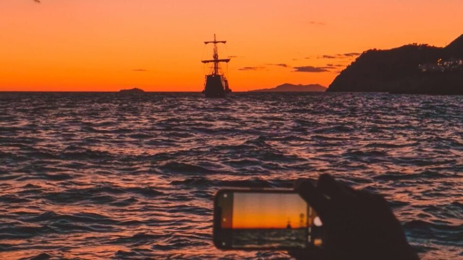 Dubrovnik: Private Boat Cruise at Sunset with Champagne - The City Walls and Fort Lovrijenac: Dubrovnik’s Defense From the Sea