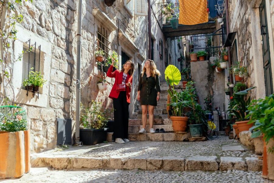 Dubrovnik: Private Family Friendly City Tour with Guide - Pile Gate: history you can point at, not just read about