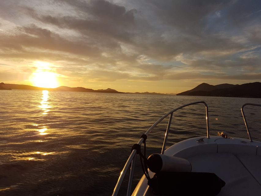 Dubrovnik: Private Sunset on the Sea Cruise with Wine - From Gruž to Koločep: The Calm 2-Hour Rhythm