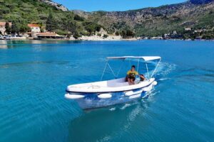 Dubrovnik Self-Drive Boat Rental for up to 6 People - The boat setup that matters on a hot Adriatic day