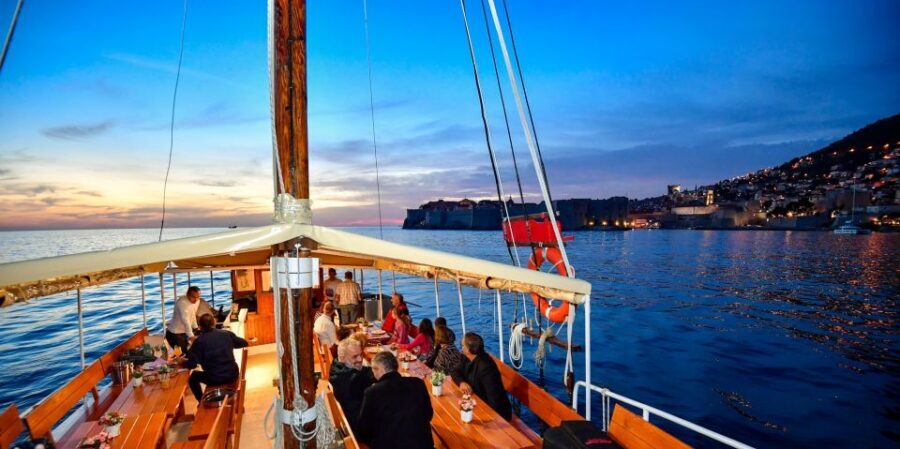 Dubrovnik: Sunset Dinner Cruise around the Old Town - Sunset Dinner Cruise With Dubrovnik City Walls After Dark