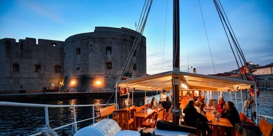 Dubrovnik: Sunset Dinner Cruise around the Old Town - How the Family Hosts Run the Night (and Why It Feels Personal)