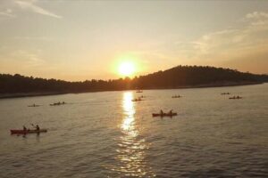 Dubrovnik: Sunset Kayaking & Snorkeling with water &wine - Finding Brsalje 8 and the Orange Umbrella Setup