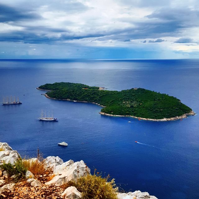 Dubrovnik: Sunset Panorama Tour with Glass of Wine - The drive up to Srđ: when the city starts shrinking below you