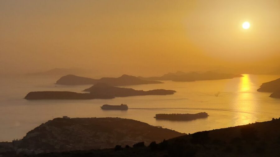 Dubrovnik: Sunset Panorama Tour with Glass of Wine - Wine (and the 18+ rule): what you should expect