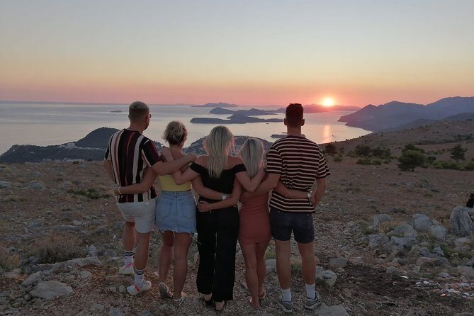 Dubrovnik sunset panorama & wine - Why Dubrovnik Sunset Looks Better From the “Outside View”