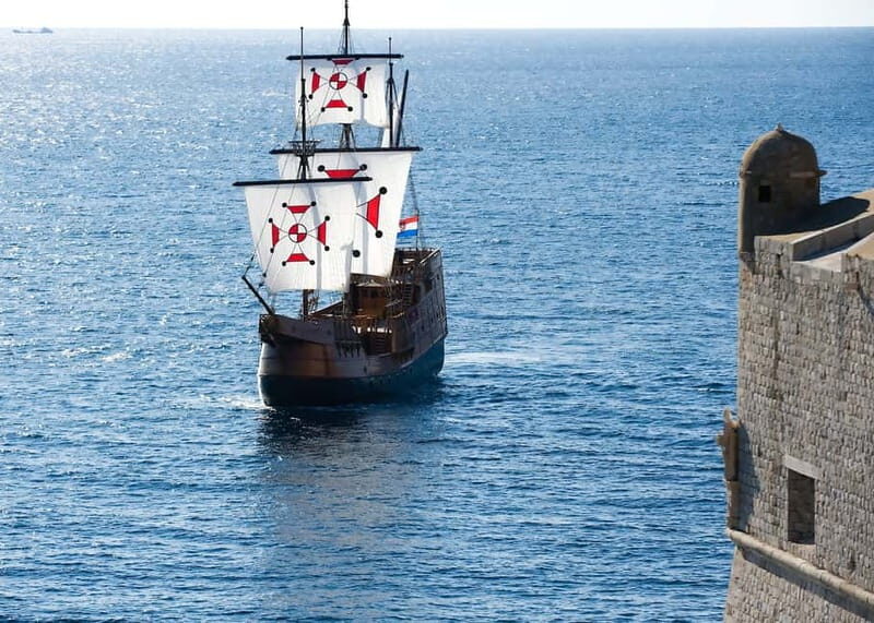 Dubrovnik walking tour and cruise on Karaka ship - Old Town walking tour inside the city walls: where the stories connect