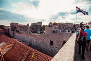 Dubrovnik: Walls and Wars Walking Tour - How the Tour Actually Works on the Walls: Headsets and Group Flow