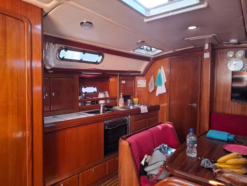 Dubrovnik yacht cruise - Private tour to Elafity & Blue cave - What’s Included On Board (and What You’ll Want to Plan For)