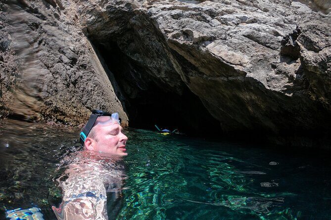 Elaphiti Island private boat tour - Captains and service: what makes the private part feel real