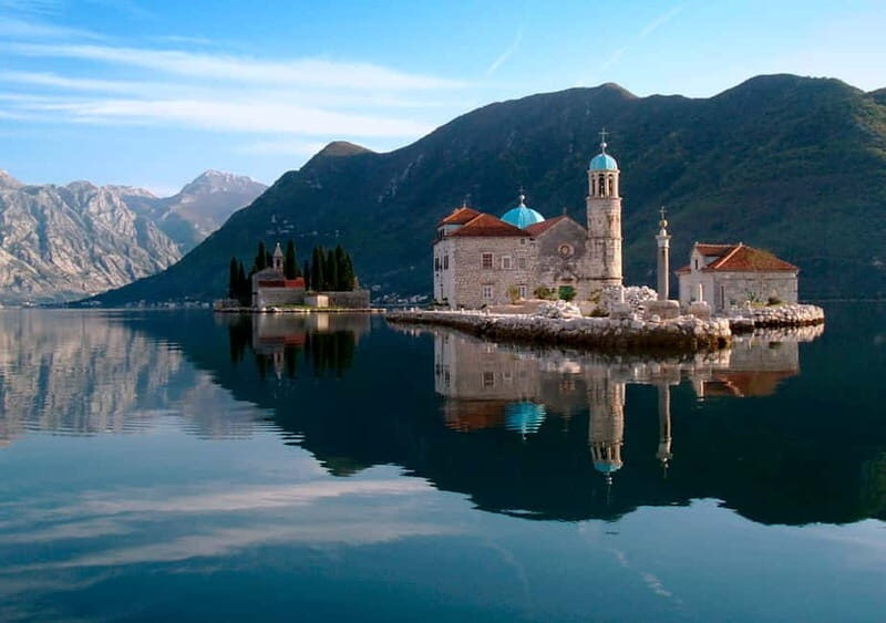 From Dubrovnik: Montenegro Coast Full-Day Trip - The scenic Montenegro entry: border first, views next