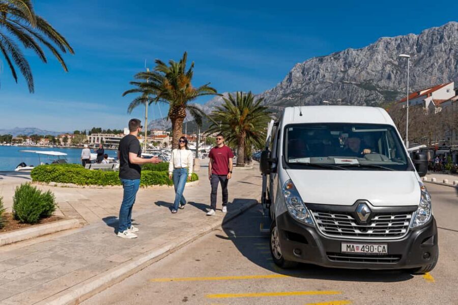 From Makarska : Dubrovnik Guided Tour & Free Time - The Guided Hour in Dubrovnik: Get Your Bearings Fast