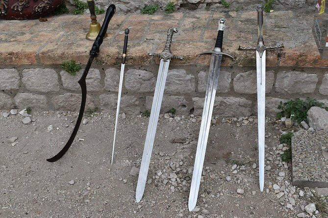 Game of Thrones Extended Tour with Swords and Props - Stop 4: Pile Gate and the Jaime Returns Riot Energy