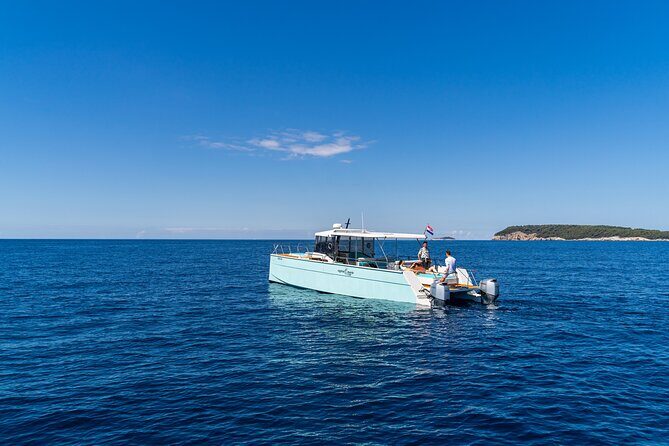 Luxury Blue Cave and Elaphiti Islands Small Group Tour - Drinks, comfort, and what the boat feels like