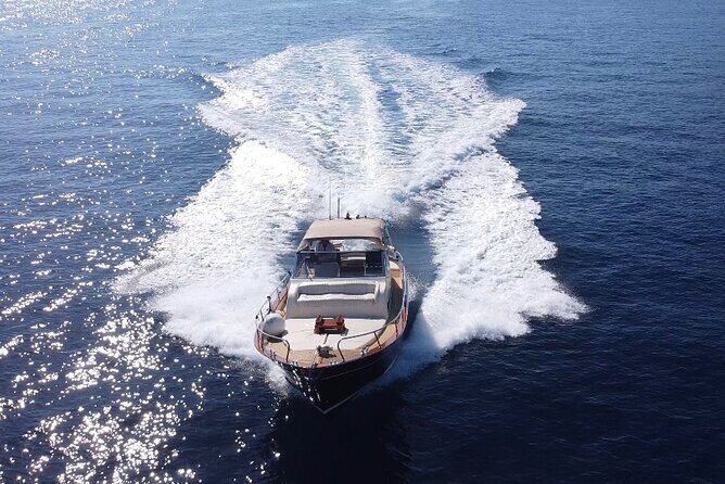 Luxury Elaphite Islands half day Cruise with lunch Apreamare - Lunch at a small local restaurant on Koločep: More than a snack break
