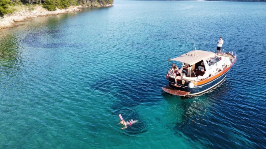 Luxury Private Boat Tour to Elaphiti Islands (4 hours) - Drinks, snorkeling gear, and the stuff you should pack (and skip)