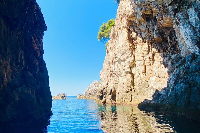 Luxury Private Boat Tour to Elaphiti Islands - On-Board Comfort: Drinks, Gear, GoPro, and a Real Captain’s Touch