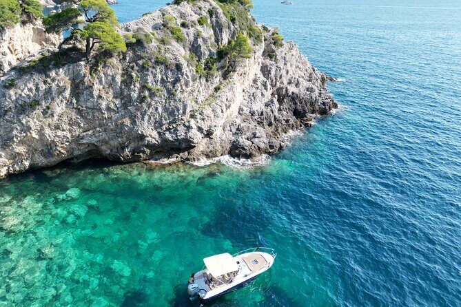 Luxury Private Speedboat Tour Islands & Blue Cave - Skipper Luka and the value of a flexible route