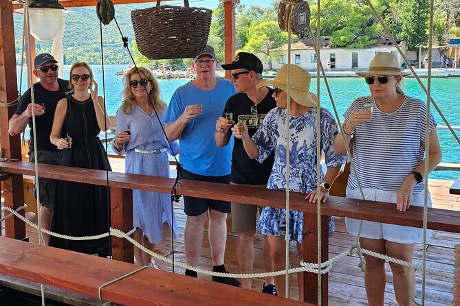 Luxury Wine and Oyster tasting - Walls of Ston: a short, satisfying start with saltworks history