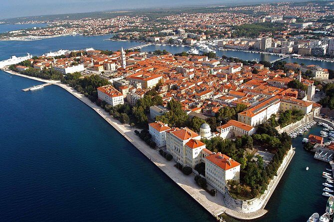 Međugorje Private Tour from Dubrovnik visiting Apparition Hill - Lunch and souvenirs: make the break yours