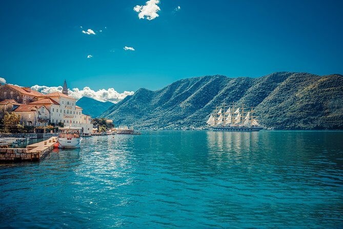 Montenegro Bay Cruise with Lunch on the Boat day trip - Guides and live commentary: what makes the day feel connected