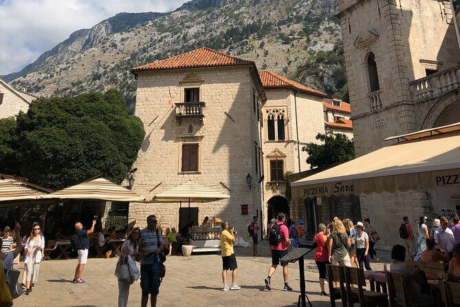 Montenegro private daytrip from Dubrovnik, Perast, Bay of Kotor - Farmers market and coffee breaks: where to eat without guessing