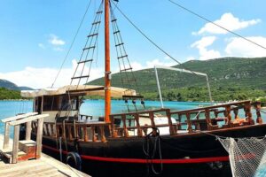 Oyster farm experience / Private day trip from Dubrovnik - Mali Ston Bay oysters: how local farming turns into a real tasting