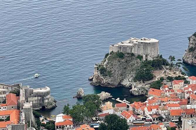 Private AirPort Transfer Dubrovnik by CRUISER TAXI - Airport transfers near public transit: a small but useful bonus