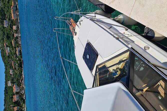Private boat tour - caves, snorkeling, bays and beaches - Snorkeling equipment and the comfort of being provided