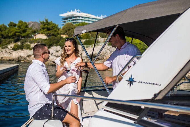 Private boat tour - caves, snorkeling, bays and beaches - Drinks included: small detail, big difference on a boat