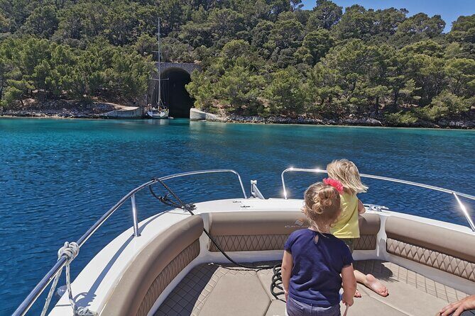 Private boat Tour - Dubrovnik Old Town and Elaphite islands - Entering a Dubrovnik boat day that feels like your own summer plan