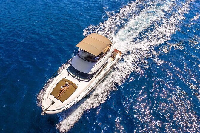 Private Boat Tours Dubrovnik to Hvar - On-board comfort: what helps you enjoy the crossing