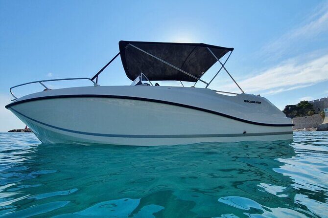 Private Elafiti Islands Tour from Dubrovnik by Quicksilver 555 - Lunch on the island: a simple way to make it a highlight