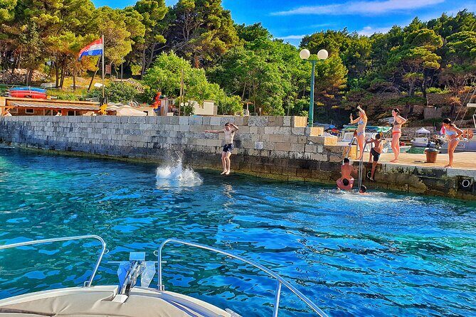 Private Half day Elafiti islands and Blue cave tour - Suđurađ on Šipan: A Peaceful Harbor and a Renaissance Castle