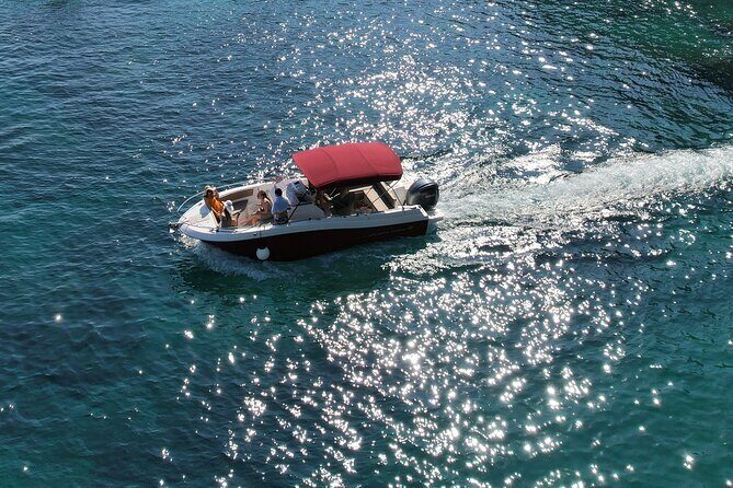 Private luxury speedboat tour-Islands, caves, beaches, snorkeling - Luxury speedboat comfort: how the day feels on the water