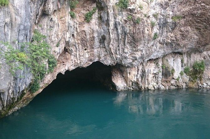 Private Mostar and Herzegovina tour from Dubrovnik - Old Bridge area of Mostar: the iconic river view with time to actually enjoy it