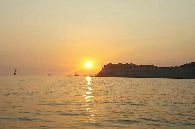 Private romantic Sunset tour - Villa Sheherezade: Oriental Architecture With a War Story