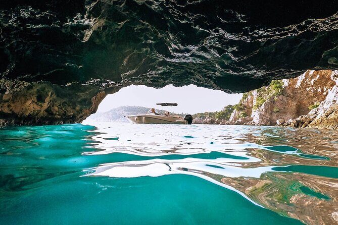 Private Speedboat Tour | Caves Beaches Islands and more - What stands out on this Dubrovnik speedboat day