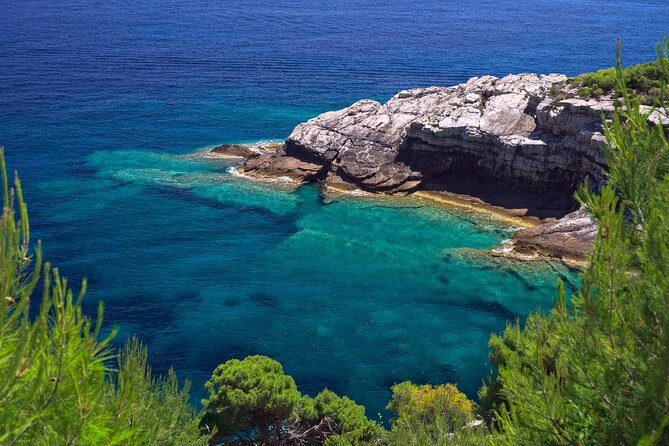 Private speedboat tour to the islands - Kolocep Island and the Blue Cave swim