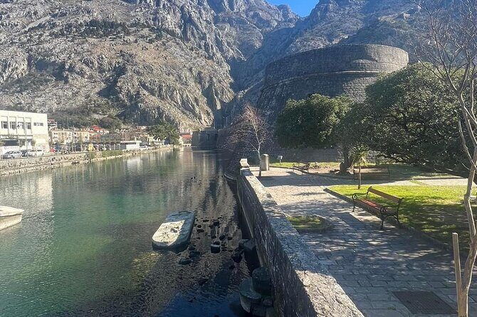 Private tour Montenegro - Comfortable ride and small flex breaks that make it fun