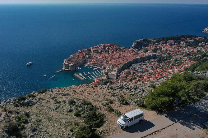 Private Transfer by 8 seats van from and to Dubrovnik Airport - Booking in advance: why the typical lead time helps