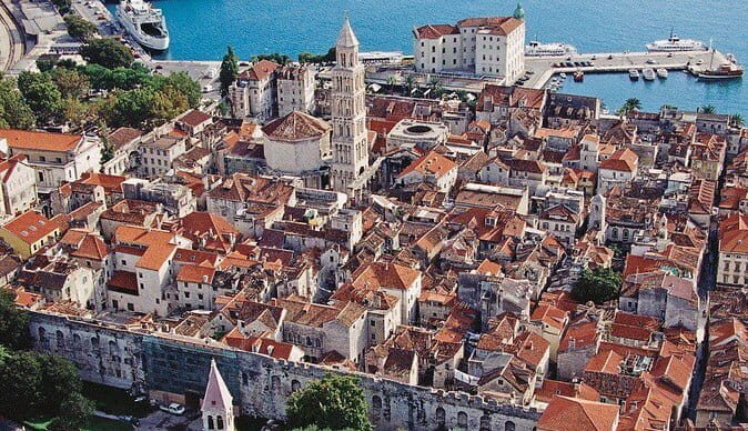 Private Transfer Service in Dubrovnik - What’s included (and what isn’t): English driver, charger, and the no-guide reality