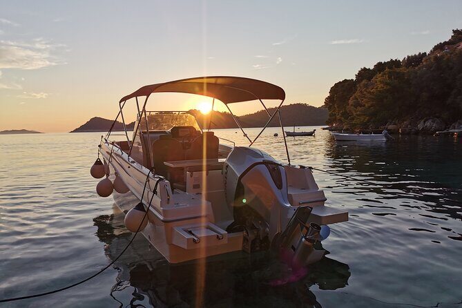 Rent a luxury speed boat for great fun on this Elaphiti Islands tour - Drinks and snorkel gear: the small inclusions that protect your time