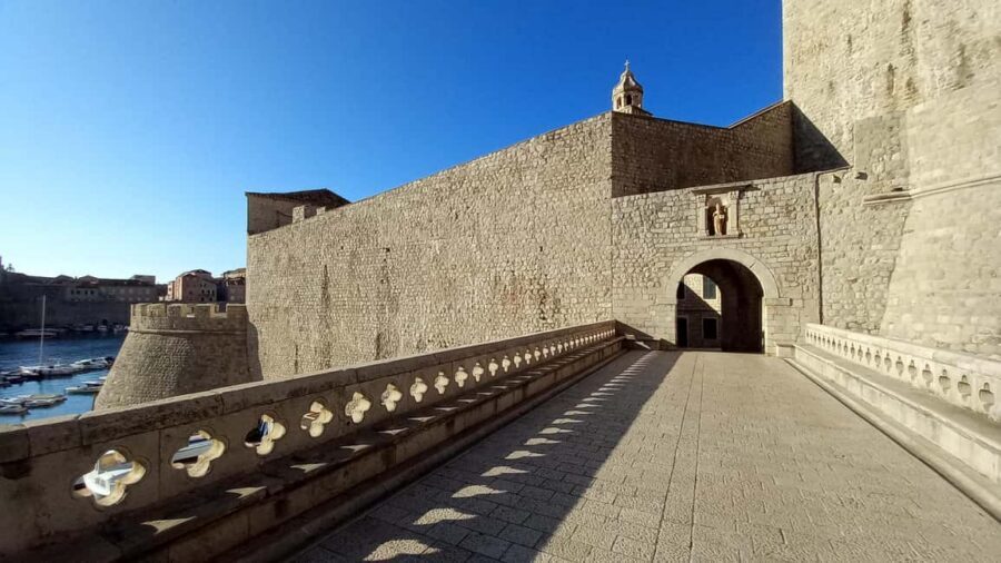 Sunset Wall Walk: 75-Minute Guided Tour & Free Exploration - Key highlights worth your time