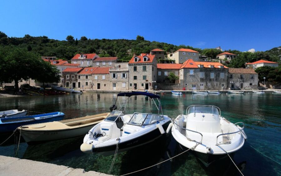 Three Island Boat Tour With Lunch - Sipan Island (1 Hour): Short Break, Self-Guided Exploring, Quick Swim