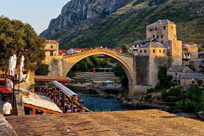 TOP OFFER: Dubrovnik to Split via Ston, Počitelj, Mostar, Kravica - Comfort and communication: what to expect in the car