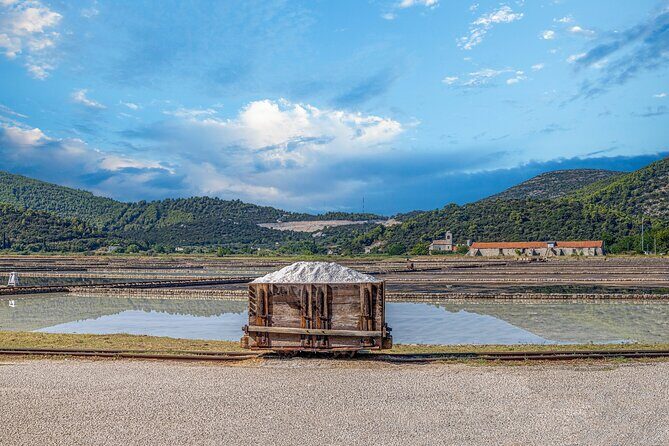 Transfer Dubrovnik to Split with Sightseeing in Ston Town - Getting picked up and dropped off: the real value is “no stress”