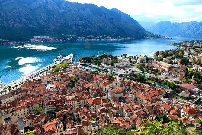 Welcome to Dubrovnik Walking Tour - History from founding to the 1991 conflict, told with humor